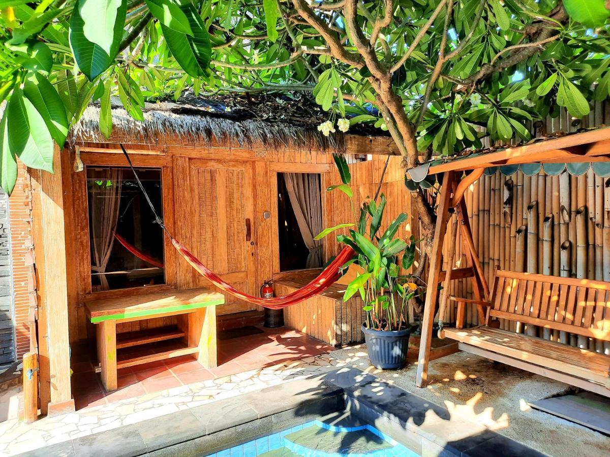 Little Mg Bed & Breakfast Gili Trawangan Exterior photo